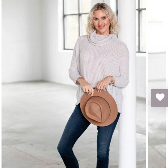 Jack by BB Dakota Throw in the Cowl Top NWT - Picture 1 of 2